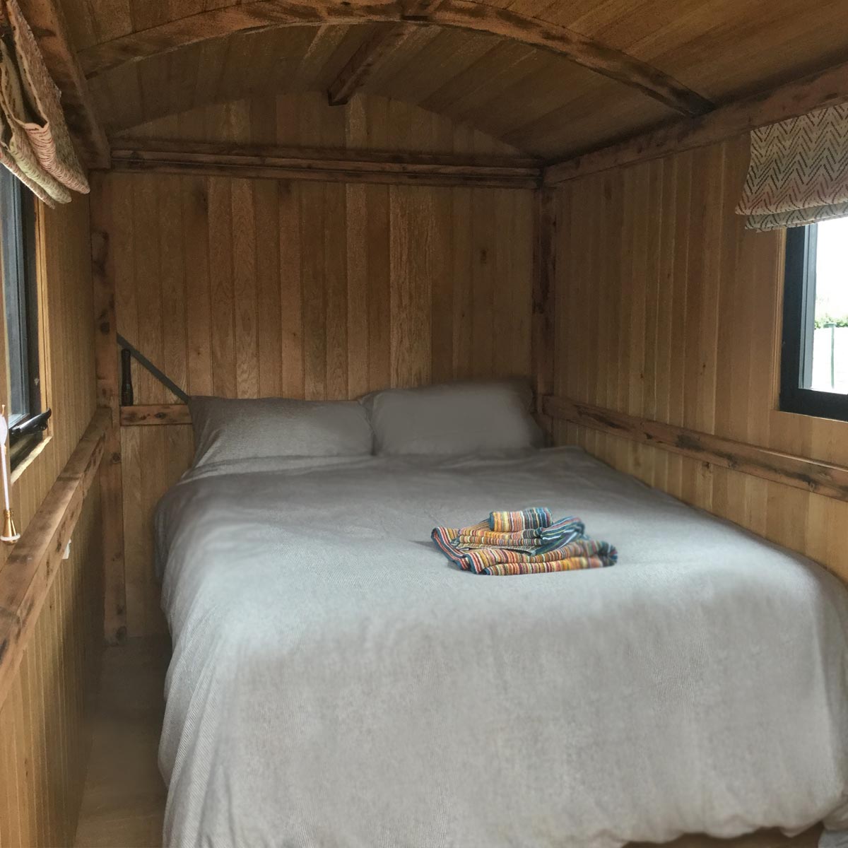 THE SHEPHERDS HUT Curlews Farm